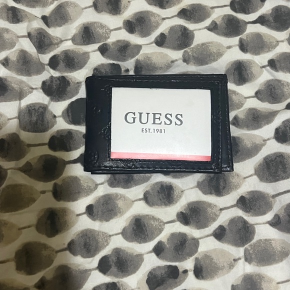 New guess wallet - Picture 2 of 5